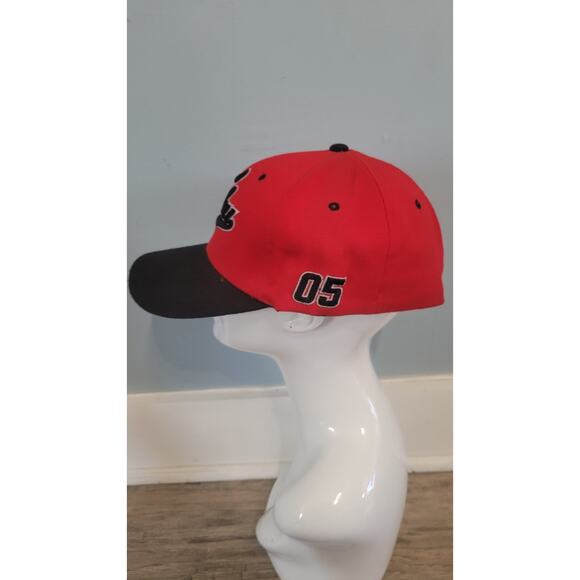 Vintage FUBU 05 Red Black Fitted Hat Two-Tone Logo Cap Y2K Streetwear Size Large - Picture 2 of 8